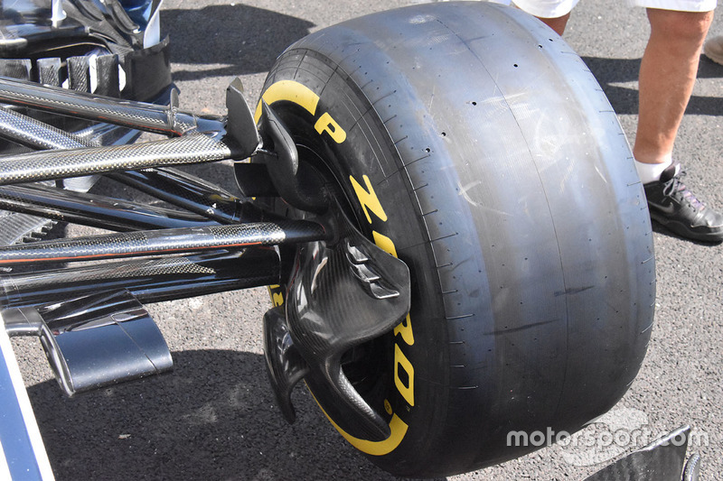 Sauber C37 front brake detail
