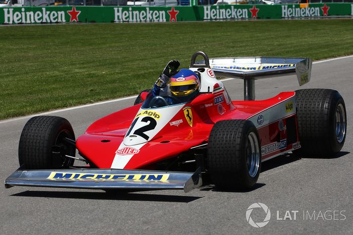 Jacques Villeneuve, conduce el Ferrari 312T3 en el cual su padre ganó el GP de Canadá de 1978