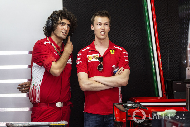 Daniil Kvyat, Ferrari y Marco Matassa, ingeniero de Ferrari