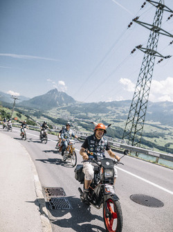Partecipanti alla Red Bull Alpenbrevet