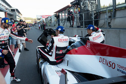 Ganadores #8 Toyota Gazoo Racing Toyota TS050: Sébastien Buemi, Kazuki Nakajima, Fernando Alonso