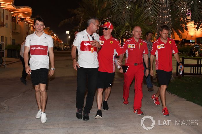 Charles Leclerc, Sauber, Beat Zehnder, Gerente Sauber, Kimi Raikkonen, Ferrari, Jock Clear, Ingeniero Jefe de Ferrari y Sebastian Vettel, Ferrari