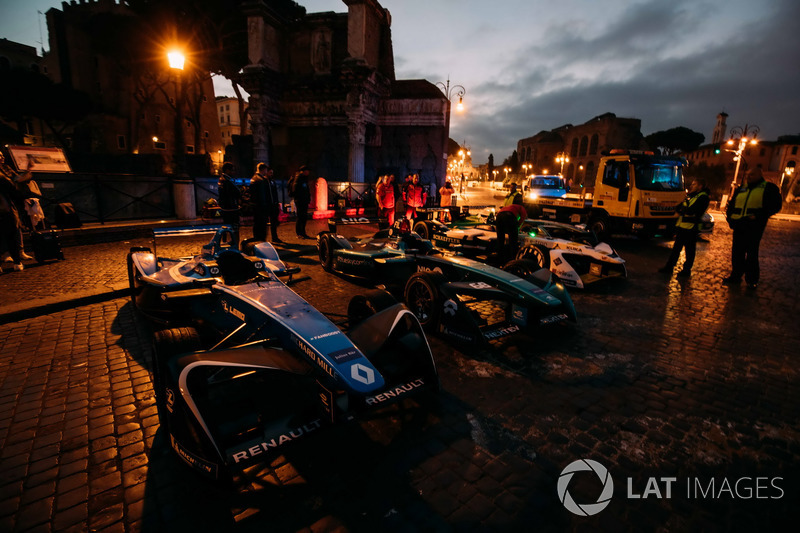 Cars of Sébastien Buemi, Renault e.Dams, Nelson Piquet Jr., Jaguar Racing, Lucas di Grassi, Audi Sport ABT Schaeffler