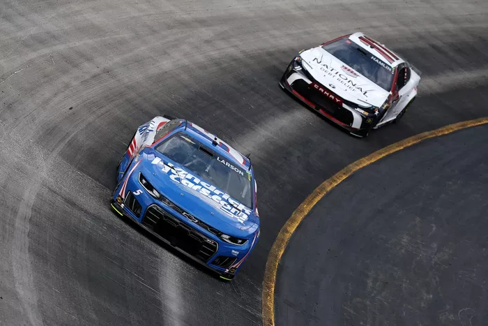 Kyle Larson, Hendrick Motorsports, Denny Hamlin, Joe Gibbs Racing