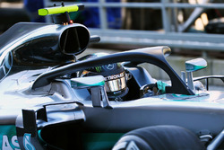 Нико Росберг, Mercedes AMG F1 W07 Hybrid с системой зашиты головы