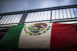 Bandera de México en el Autódromo Hermanos Rodríguez