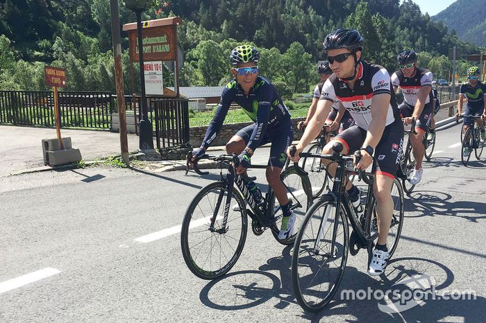 Jorge Lorenzo con el ciclista colombiano Nairo Quintana