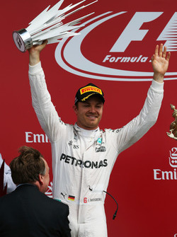 Ніко Росберг, Mercedes AMG F1 святкує своє друге місце на подіумі