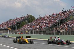 Jolyon Palmer, Renault Sport F1 Team RS16 y Esteban Gutierrez, Haas F1 Team VF-16