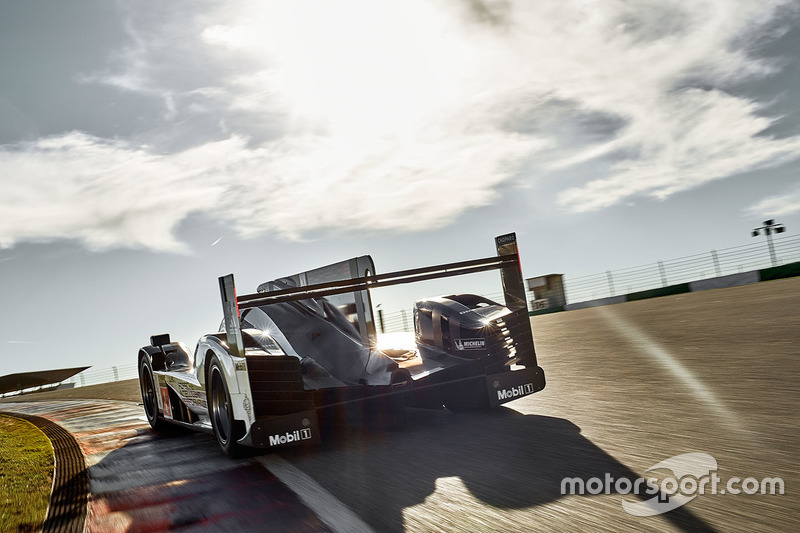 #1 Porsche Team Porsche 919 Hybrid: Timo Bernhard, Mark Webber, Brendon Hartley