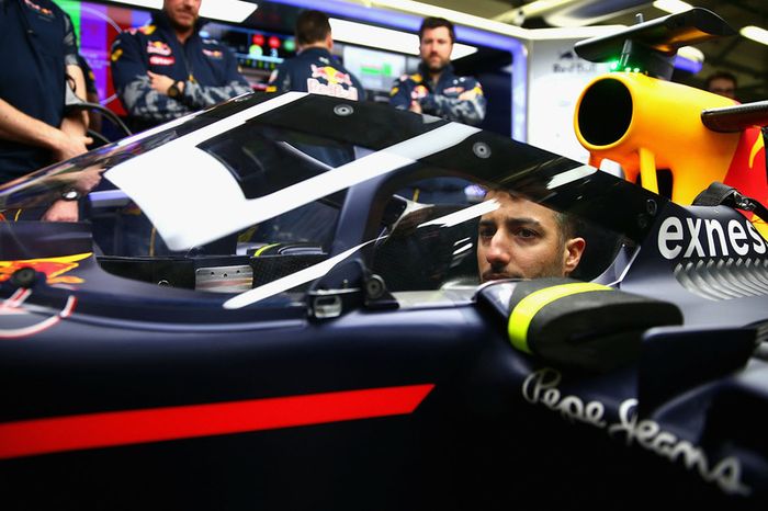 Daniel Ricciardo, Red Bull Racing RB12 with the aeroscreen