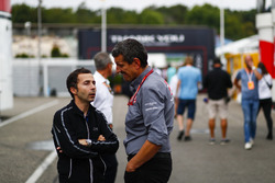 Nicolas Todt ve Guenther Steiner, Takım Patronu, Haas F1 Team
