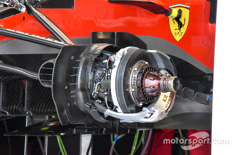 Передние тормоза и ступица колеса Ferrari SF71H