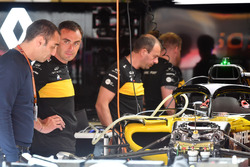 Cyril Abiteboul, Renault Sport F1 Managing Director in the garage