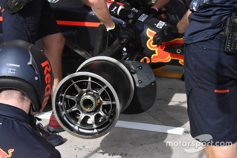 Red Bull Racing RB13 detalle