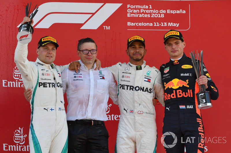 Bonnington, Mercedes AMG F1, Valtteri Bottas, Mercedes-AMG F1, Lewis Hamilton, Mercedes-AMG F1 y Max Verstappen, Red Bull Racing