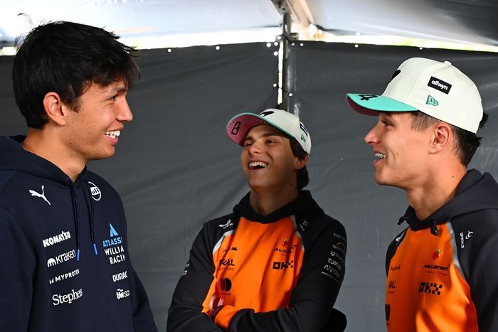Lando Norris, McLaren, Oscar Piastri, McLaren, Alexander Albon, Williams