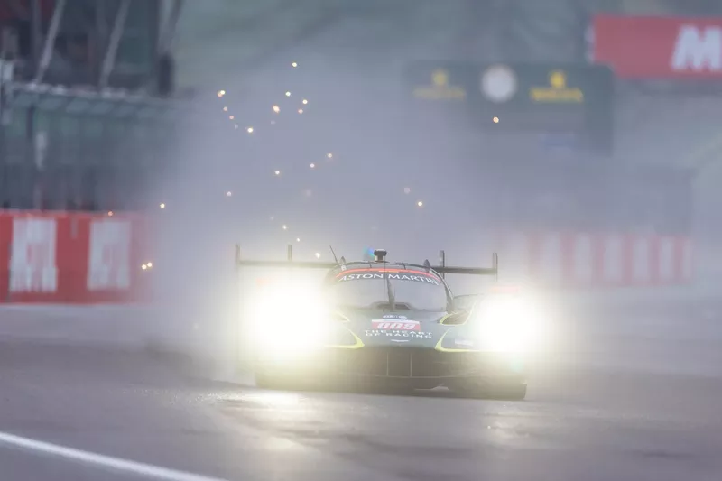 #009 Aston Martin Thor Team Aston Martin Valkyrie : Alex Riberas, Marco Sorensen