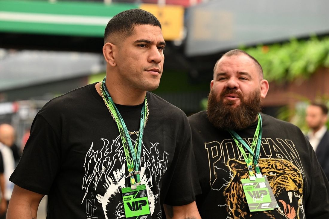 Alex Pereira przybywa do padoku