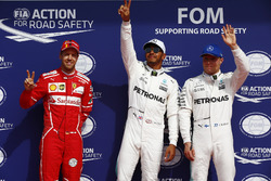 Володар поулу Льюіс Хемілтон, Mercedes AMG F1, другий - Себастьян Феттель, Ferrari, третій - Валттер