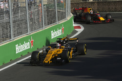 Ніко Хюлькенберг, Renault Sport F1 Team RS17, Даніель Ріккардо, Red Bull Racing RB13