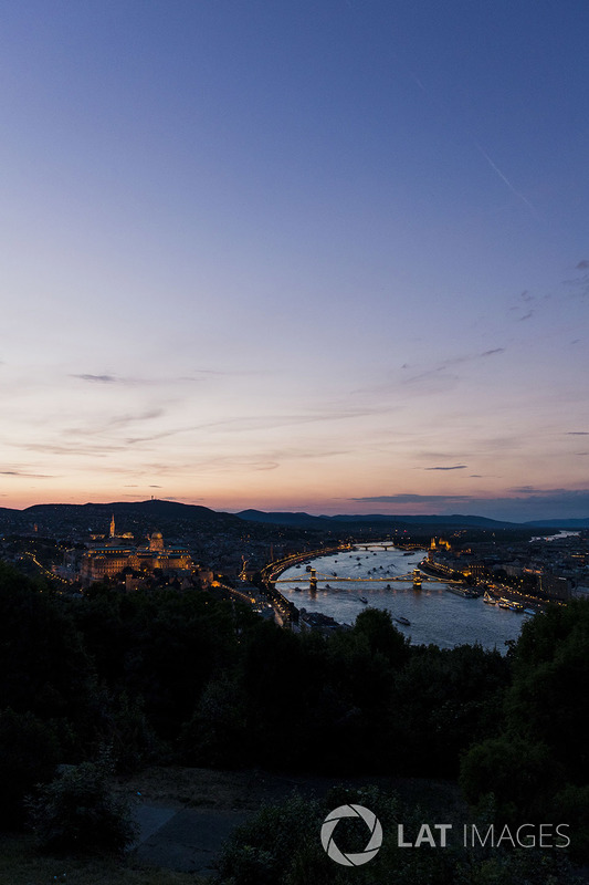 Une vue de Budapest au crépuscule