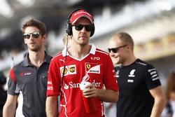 Себастьян Феттель, Ferrari, Ромен Грожан, Haas F1 Team, та Валттері Боттас Mercedes AMG, на параді п