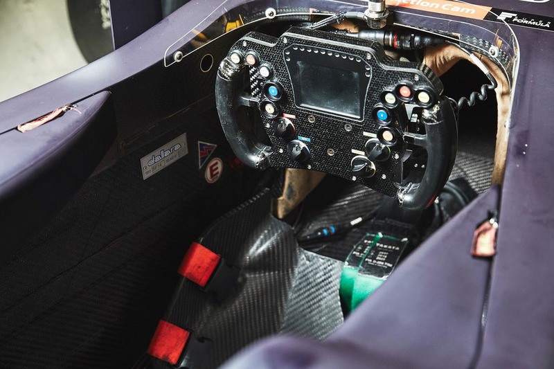 Auto von Pierre Gasly, Team Mugen: Cockpit