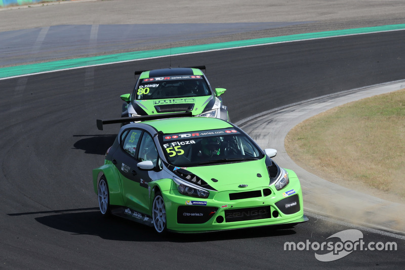 KIA cee'd TCR