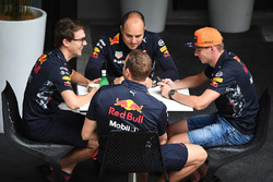 Max Verstappen, Red Bull Racing and Gianpiero Lambiase, Red Bull Racing Race Engineer