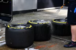 Gli pneumatici Pirelli vengono lavati