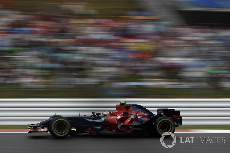2007: Toro Rosso STR2 Ferrari (одно четвертое место, 7-е место в КК)