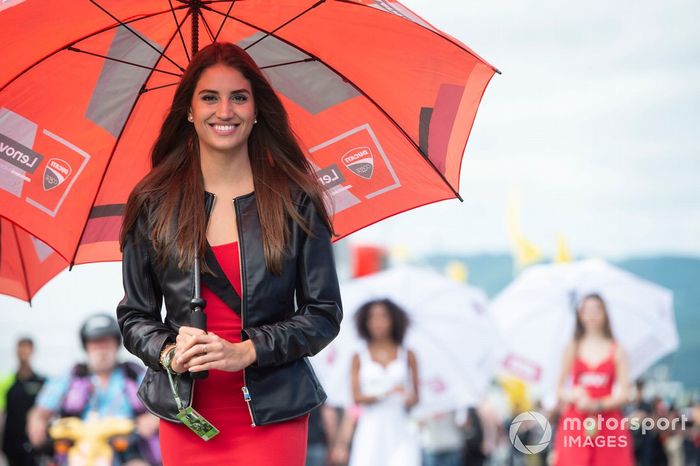 Chica del equipo Ducati