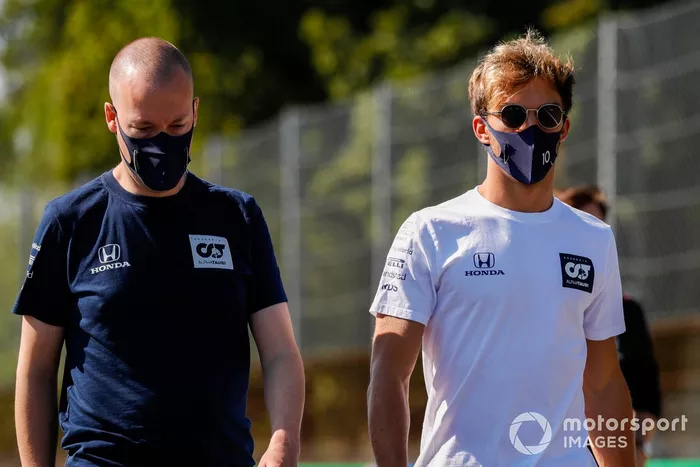 Pierre Gasly, AlphaTauri, recorre la pista