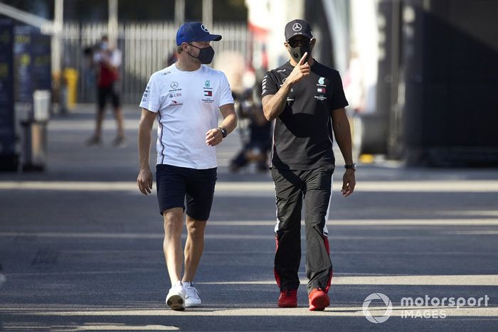 Valtteri Bottas, Mercedes-AMG F1 y Lewis Hamilton, Mercedes-AMG F1 