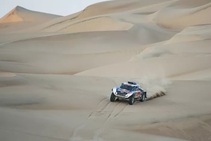 #300 X-Raid Mini JCW Team: Carlos Sainz, Lucas Cruz