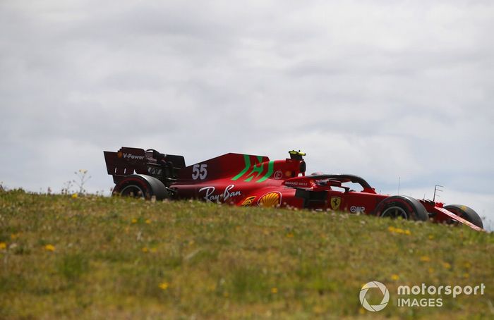 Carlos Sainz Jr., Ferrari SF21
