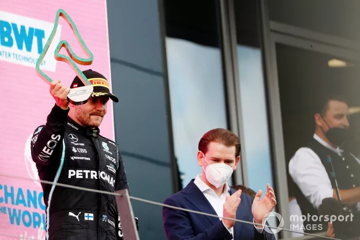 Podio: tercer lugar Valtteri Bottas, Mercedes
