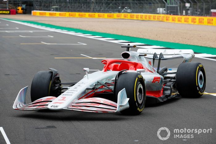 El coche de Fórmula 1 de 2022 en la parrilla de Silverstone