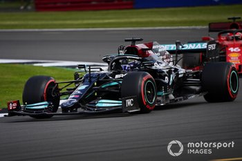 Hamilton verovert eerste startplek voor sprintrace op Silverstone