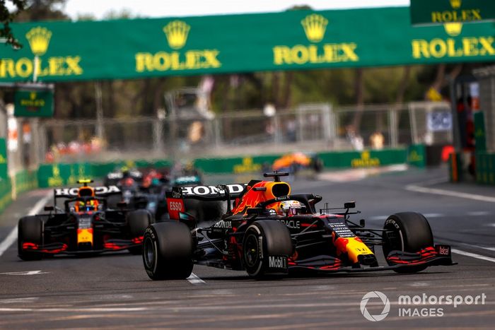 Max Verstappen, Red Bull Racing RB16B, Sergio Pérez, Red Bull Racing RB16B