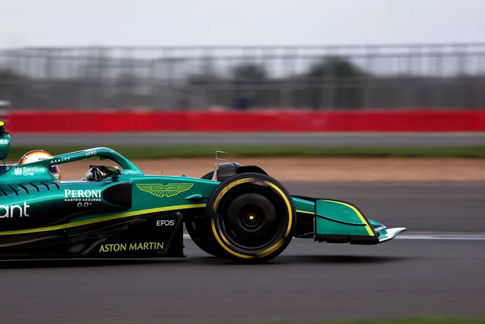 Sebastian Vettel, Aston Martin AMR22   