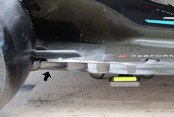 Detalle del suelo del Mercedes W12