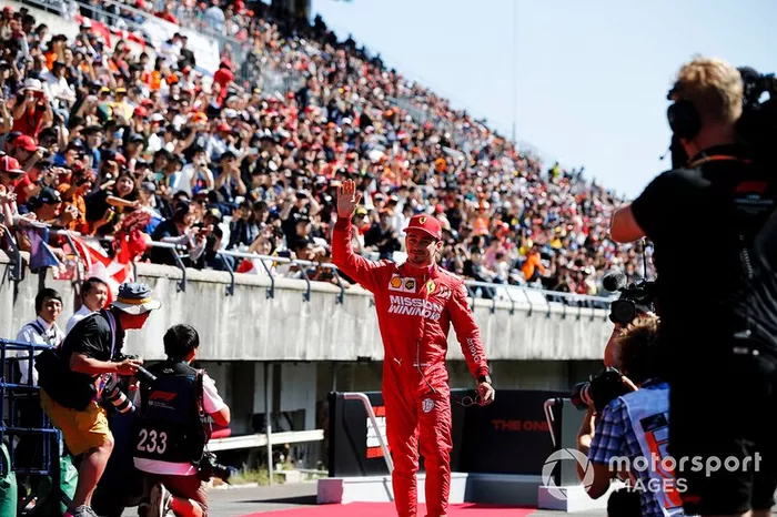 Charles Leclerc, Ferrari, en el desfile de pilotos