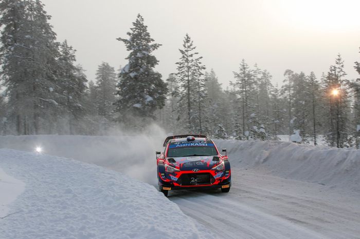 Pierre-Louis Loubet, Vincent Landais, Hyundai 2C Competition Hyundai i20 Coupe WRC