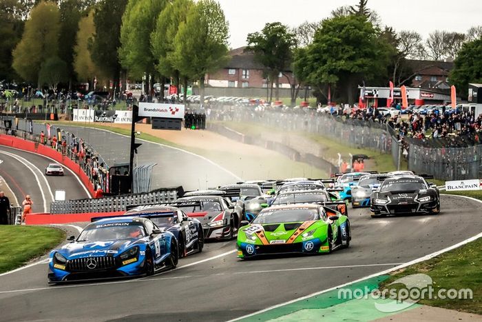 Salida de las Blancpain Sprint Series en Brands Hatch
