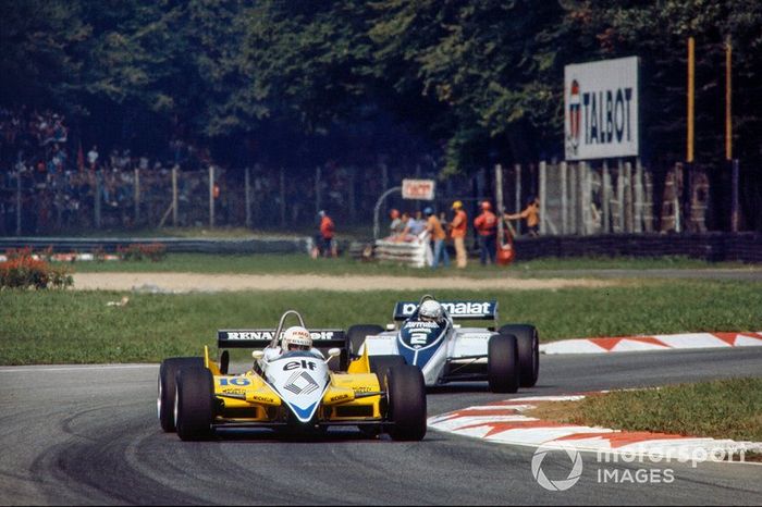 René Arnoux, Renault RE30B, lidera Riccardo Patrese, Brabham BT50 BMW