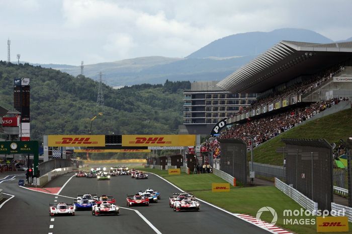 Salida, #7 Toyota Gazoo Racing Toyota GR010 - Hybrid: Mike Conway, Kamui Kobayashi, Jose Maria Lopez, #6 Porsche Penske Motorsport Porsche 963: Kevin Estre, André Lotterer, Laurens Vanthoor, #7 Toyota Gazoo Racing Toyota GR010 - Hybrid: Mike Conway, Kamui