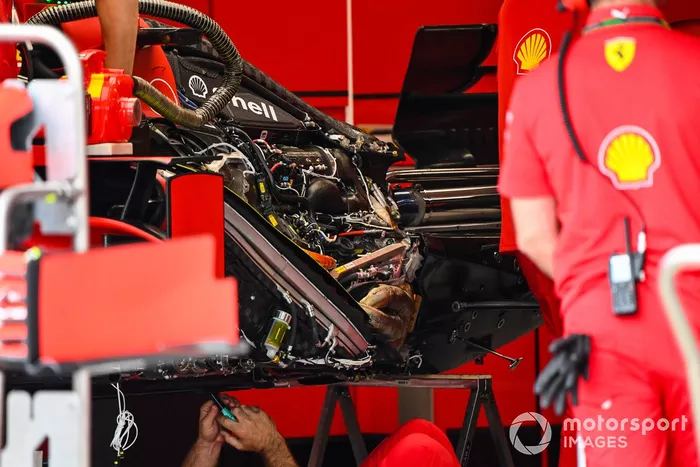 Detalle del motor del Ferrari SF1000
