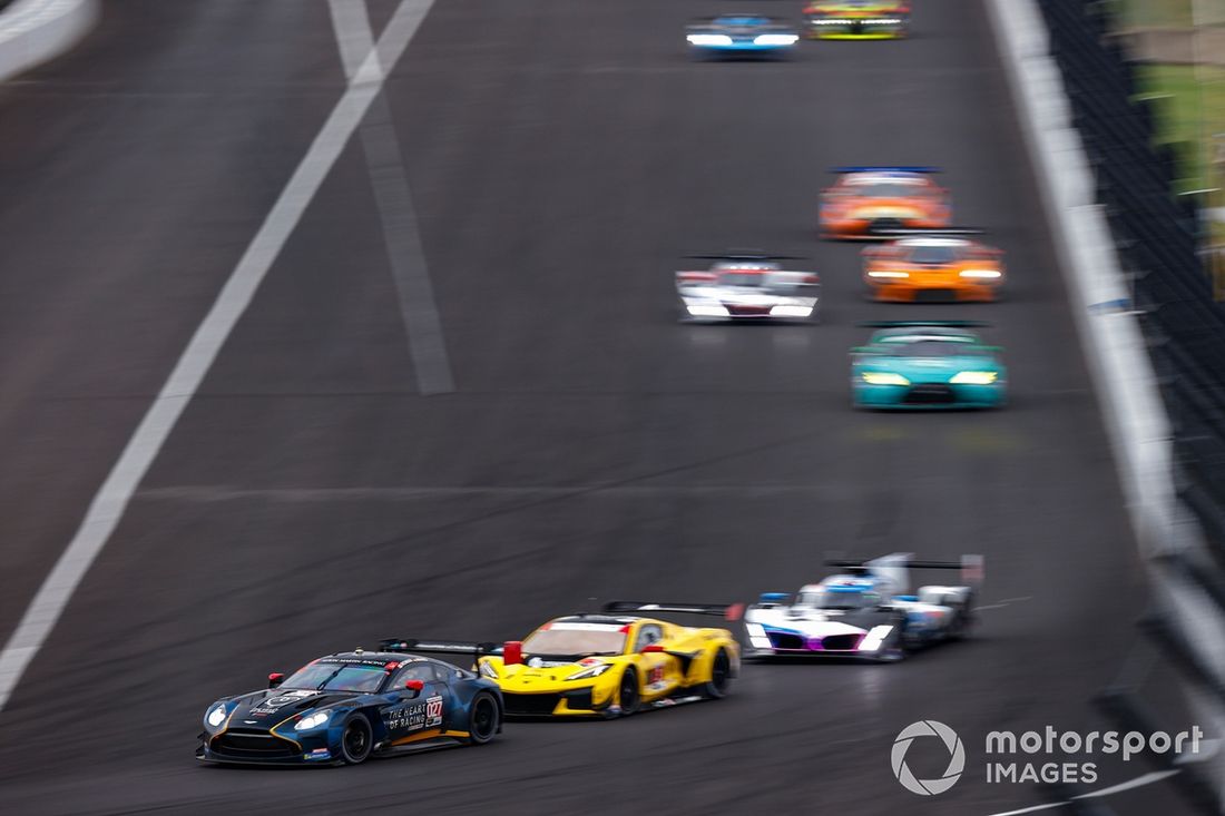 #027 Heart of Racing Team Aston Martin Vantage GT3 Evo: Roman De Angelis, Mario Farnbacher
